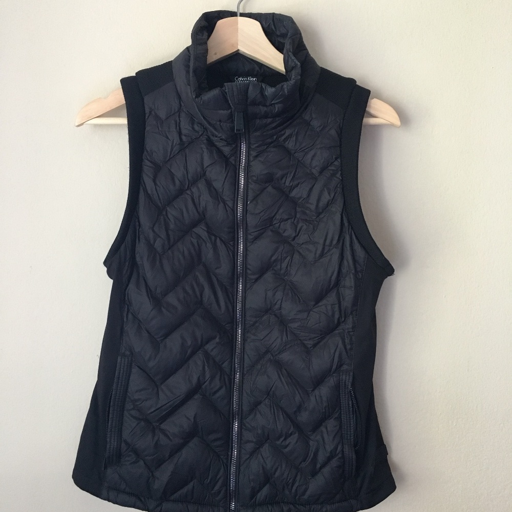 Calvin Klein Down Puffer Vest - black - small